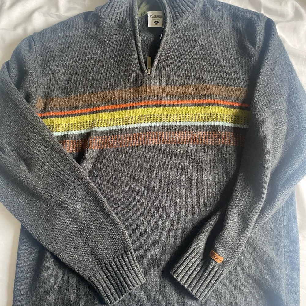 MENS Columbia sweater
